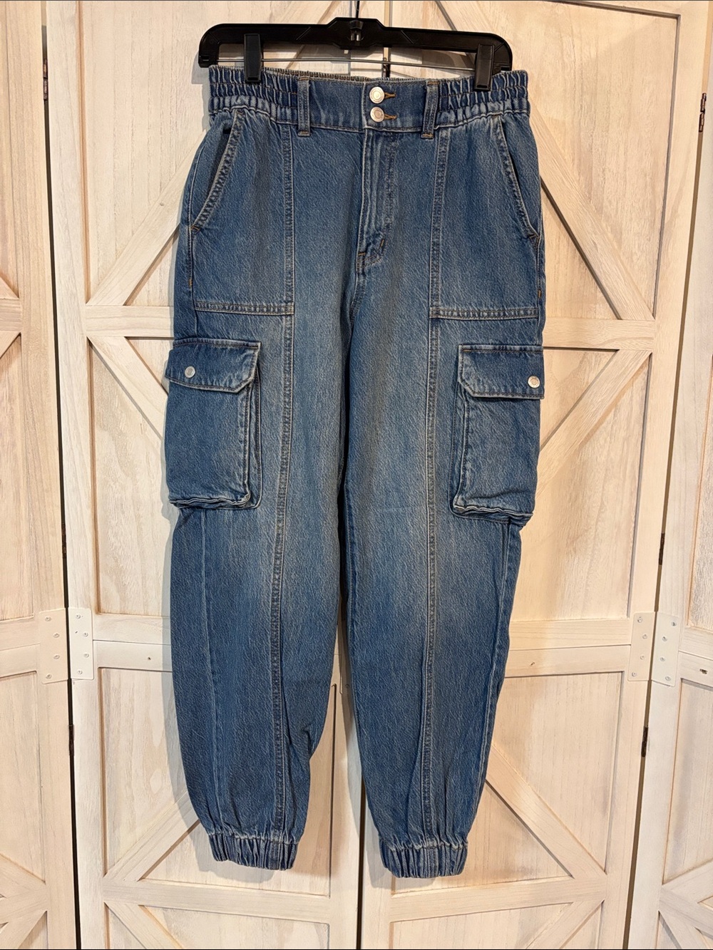 SO Women's Blue Cargo Denim Jogger Jeans